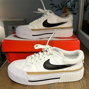 Nike Court Legacy lift
